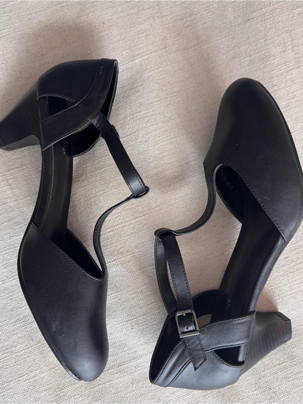 Unique Vintage 1920s Black Leatherette Closed Toe T-Strap Roxy Pumps in Black - Picture 7 of 12
